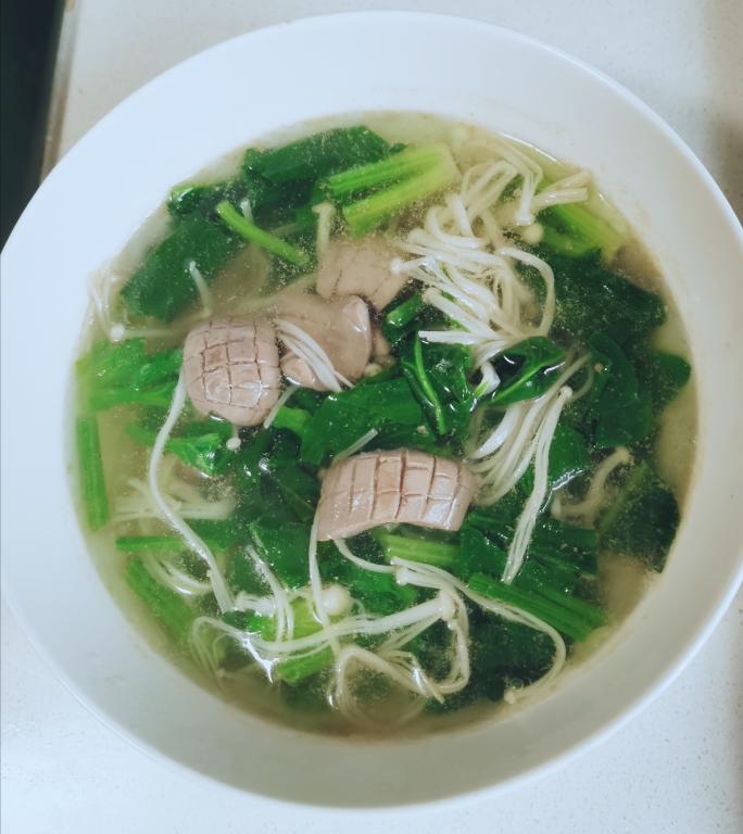 腰花金针菇菠菜汤的做法