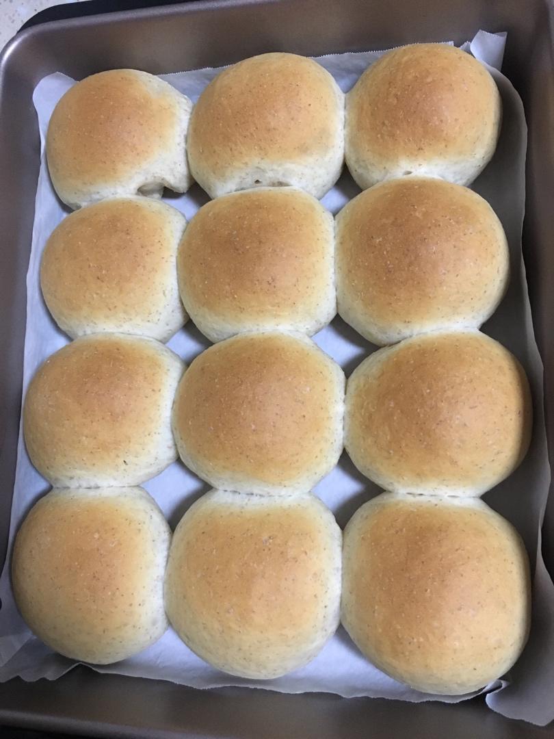 黑全麦小餐包