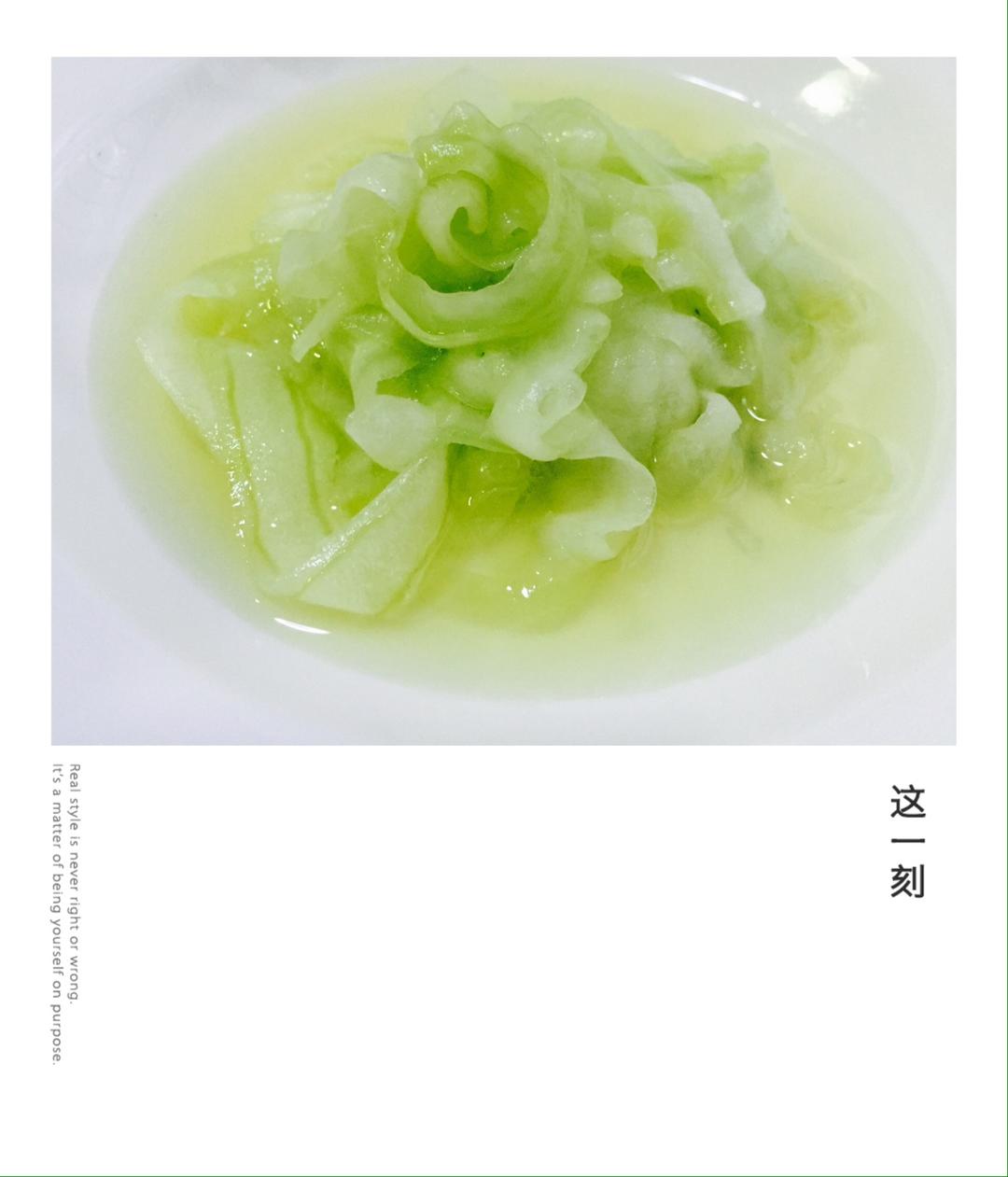 简单的高颜值~蜂蜜拌黄瓜