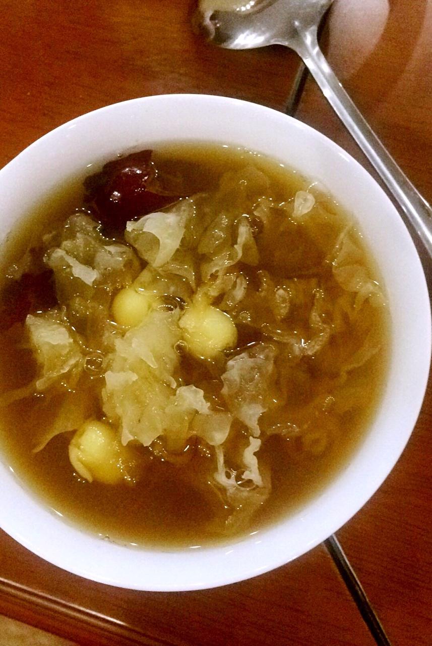 红枣银耳莲子羹