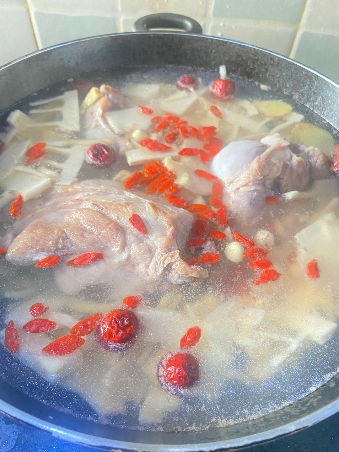 大骨排骨竹笋汤