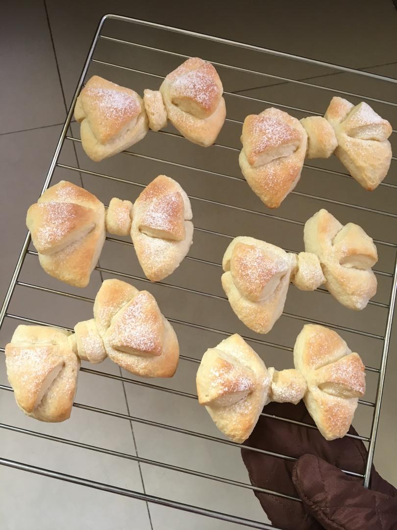 蝴蝶结面包