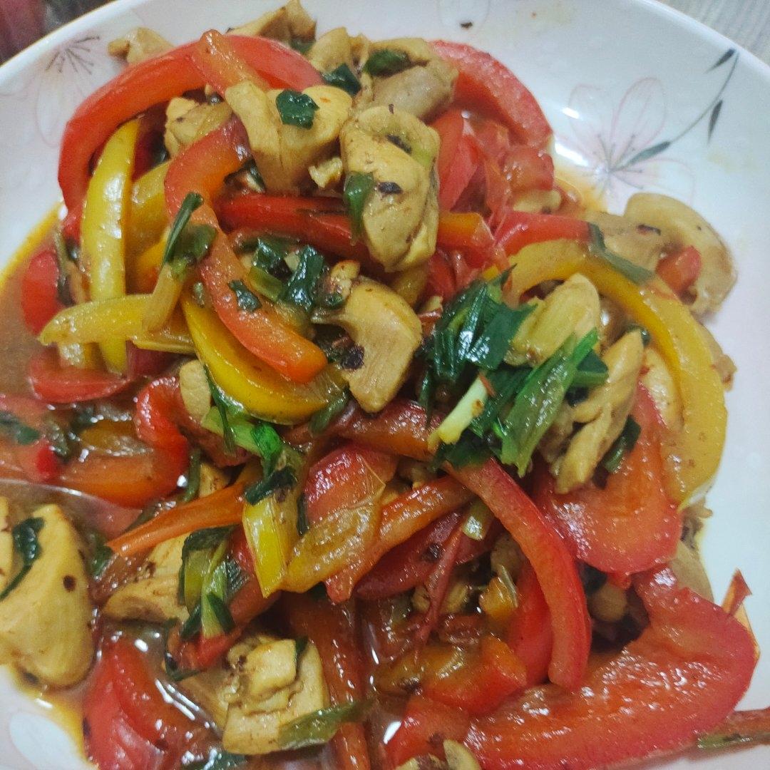 补维c的大菜-五彩缤纷彩椒青椒炒鸡腿肉