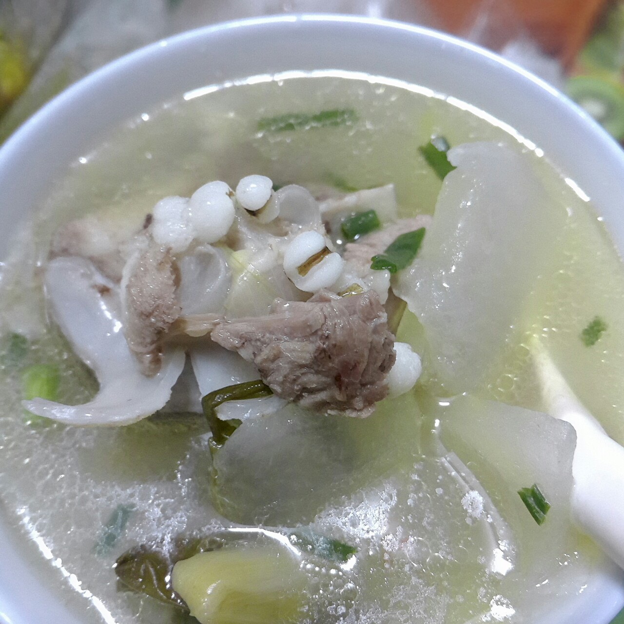 傲曼的姿态つ做的冬瓜薏米龙骨汤