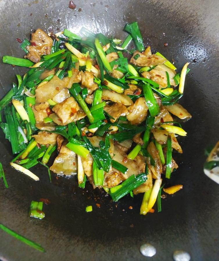 蒜苗回鍋肉——經(jīng)典川菜的做法 步驟8