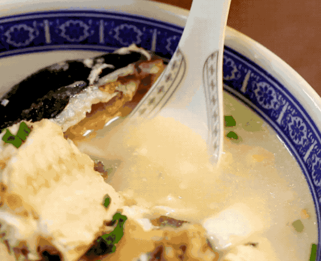 鱼骨豆腐汤的做法