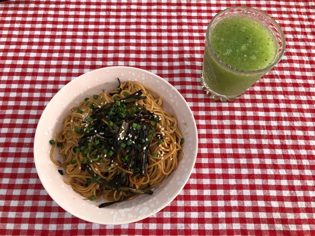 10分钟搞定的一碗葱油拌面
