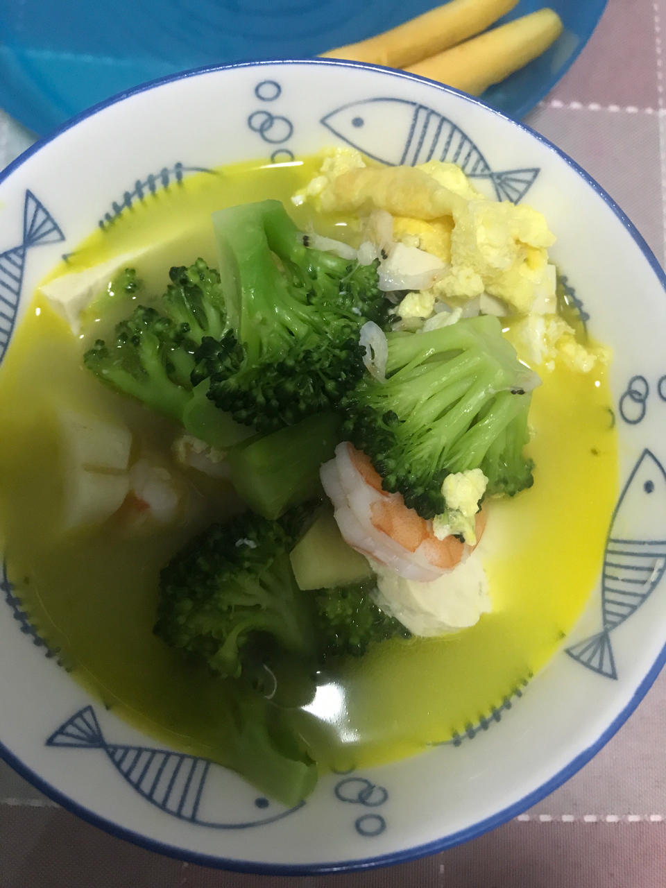 豆腐鲜虾菇菌汤