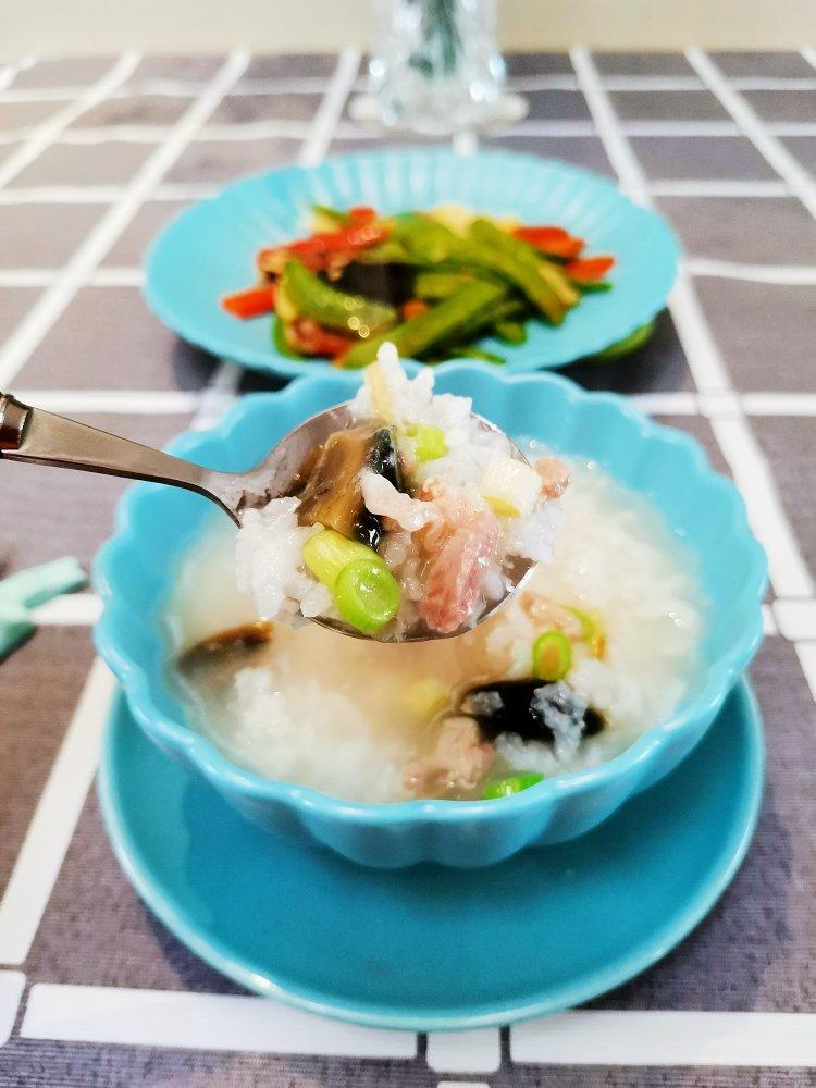 妈妈👩教我做的皮蛋瘦肉粥🥣简单快捷美味😋