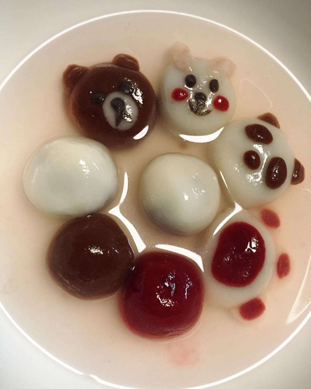 爱布朗做的熊猫汤圆
