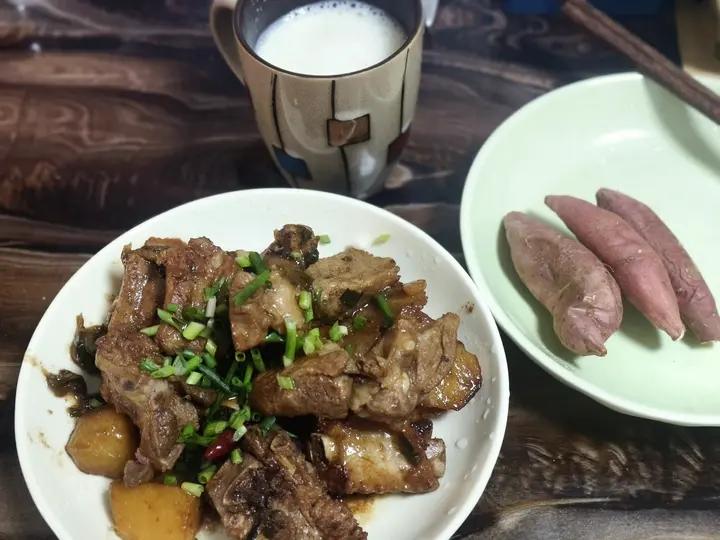 土豆炖排骨