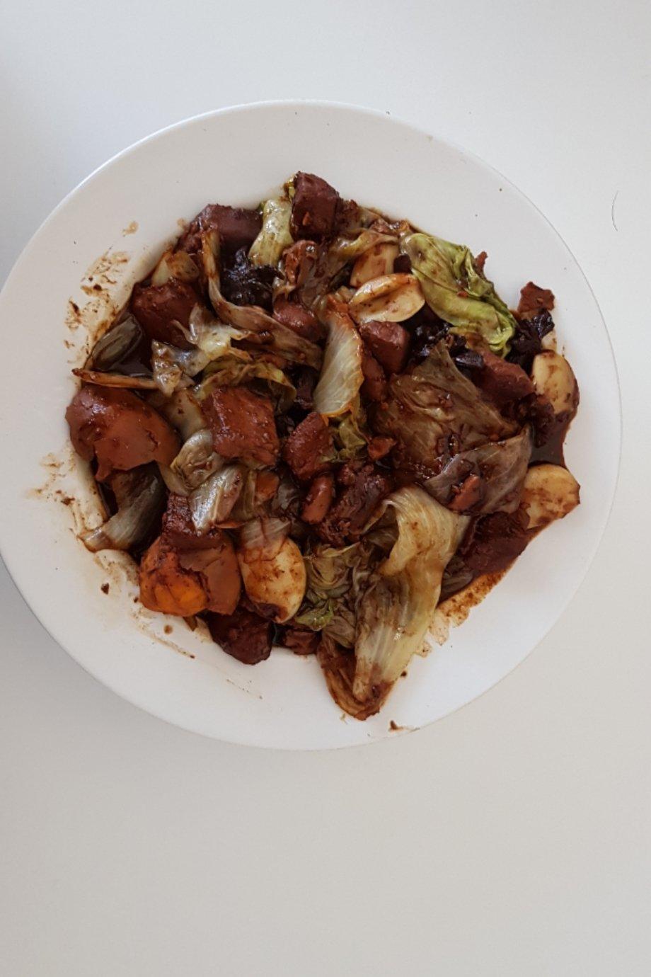 大蒜红烧肉