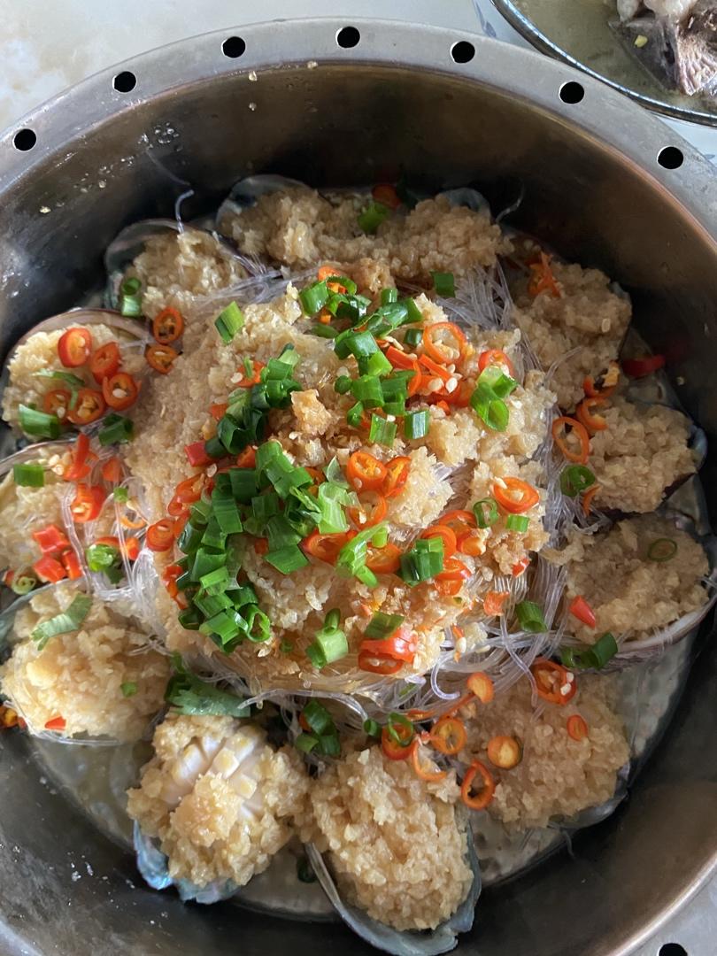 蒜蓉粉丝蒸鲍鱼