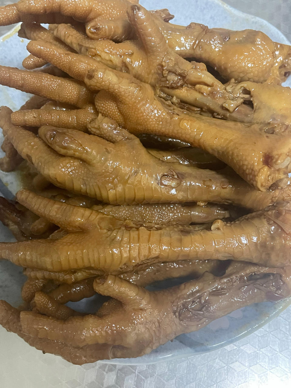 【酱焖鸡爪】酱香浓郁，软烂入味，非常好吃