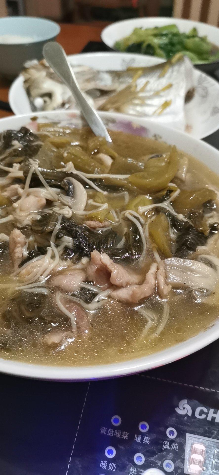 酸菜肉片