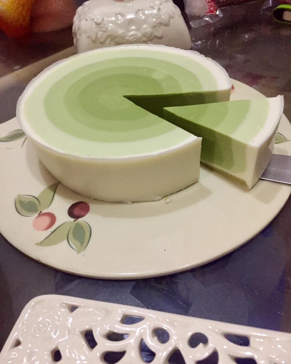 渐变抹茶慕斯蛋糕：我Amanda带着既美又作的抹茶甜点又来了！【曼食慢语】