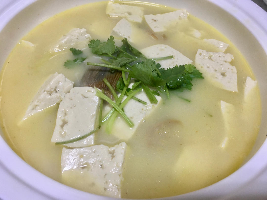 鲫鱼汤(鲫鱼豆腐汤)