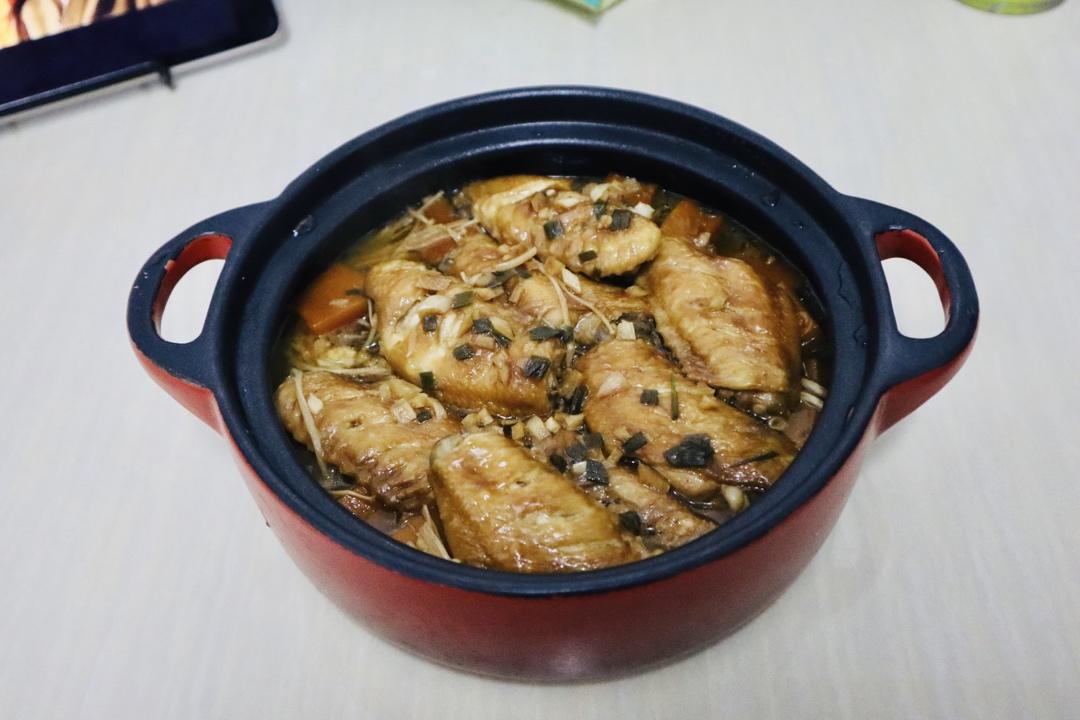 鲜嫩多汁南瓜焖鸡翅（塔吉锅版）