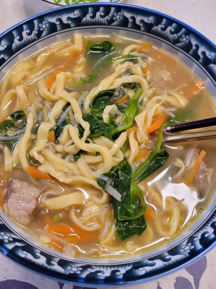 菠菜手擀面