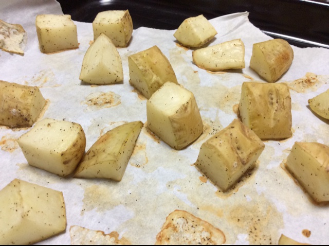 健康无油烤土豆块