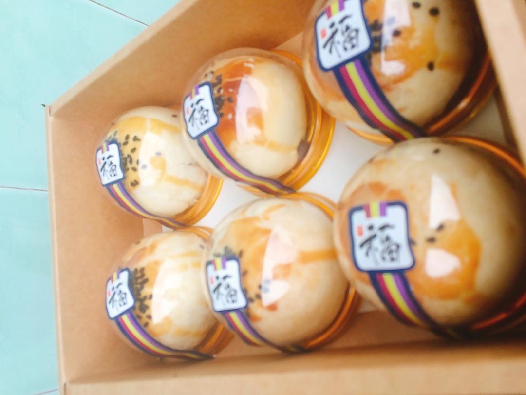 蛋黄酥：抹茶酥：（奶黄味）