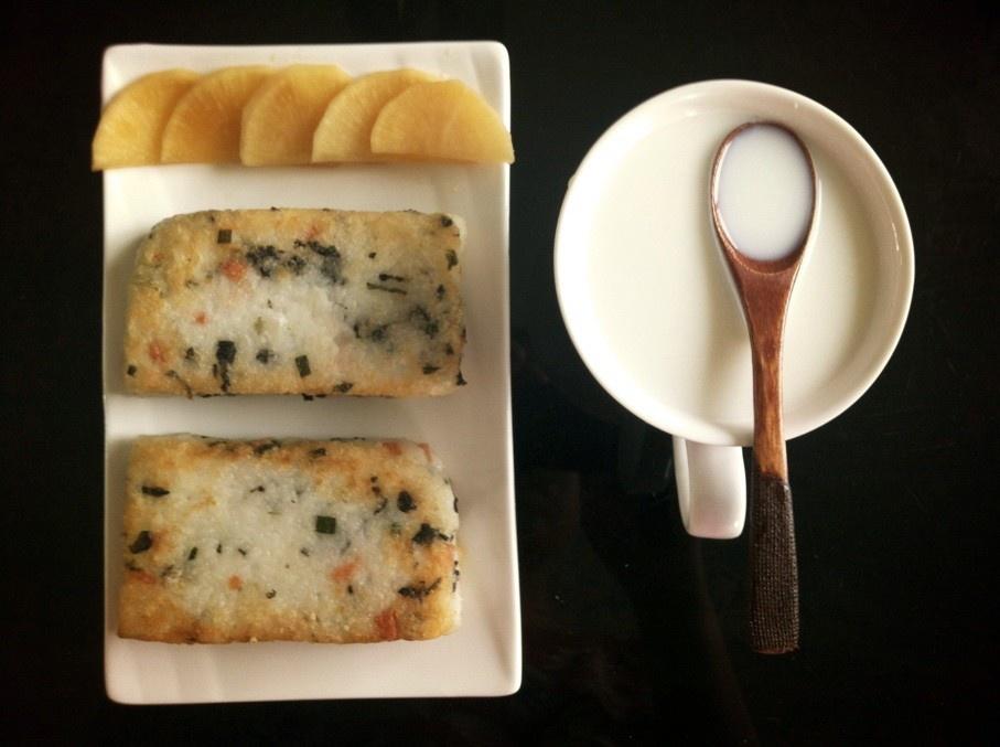 【厨房杀手的早餐】香煎糍饭糕+糖醋冰萝卜的做法