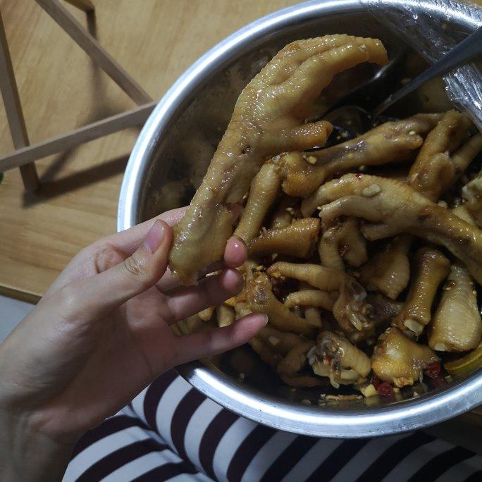 停不下来的秘制凉拌鸡爪