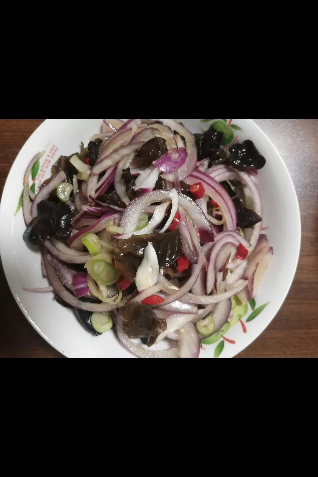 凉拌洋葱木耳