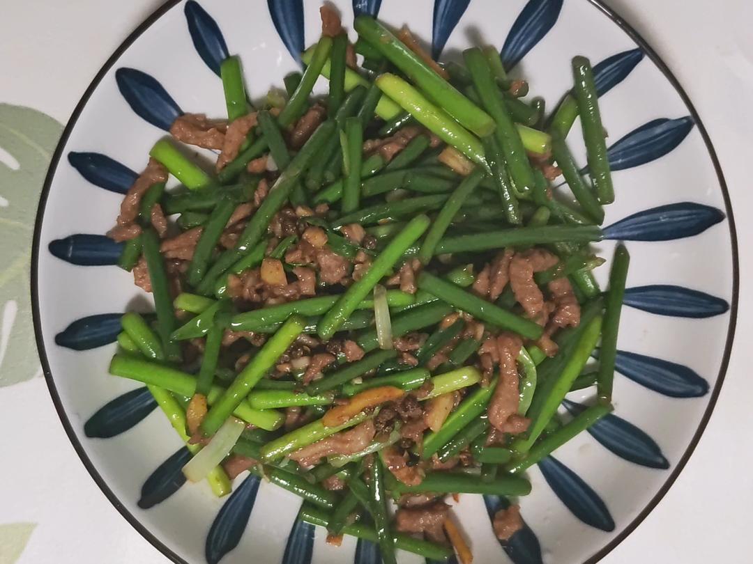 蒜苔炒肉丝