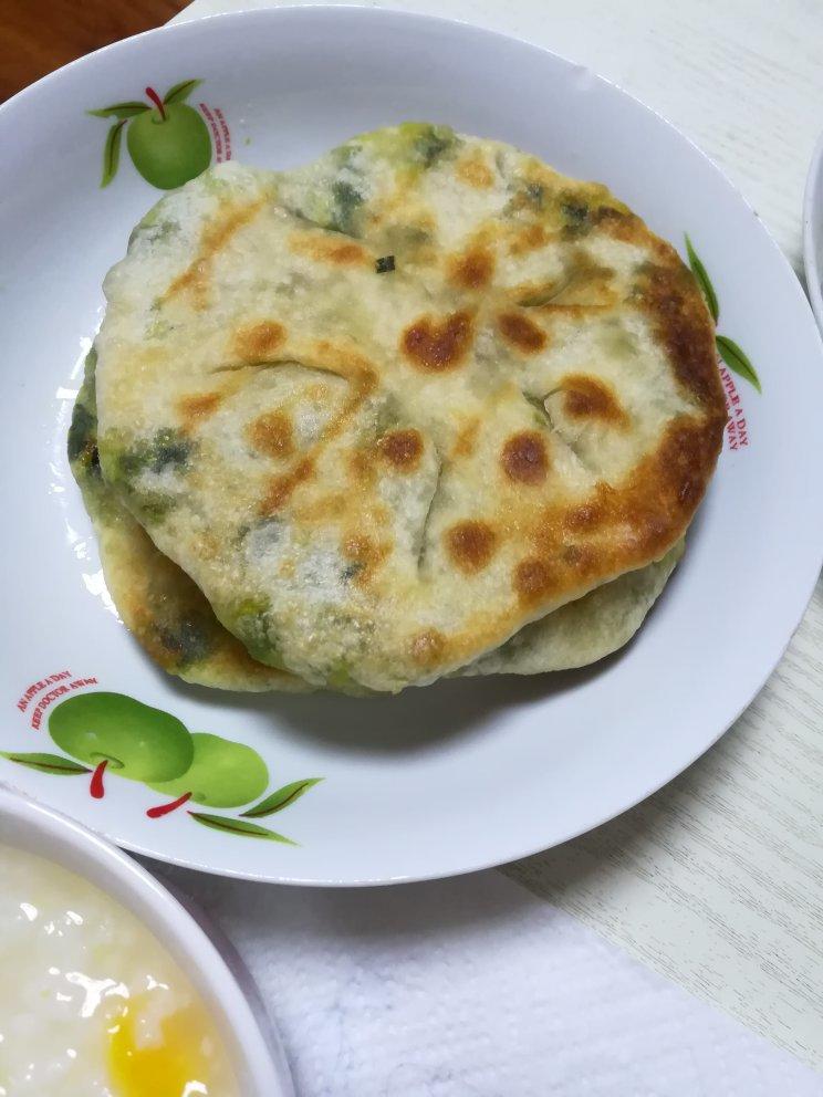 薄如蝉翼的韭菜鸡蛋馅饼