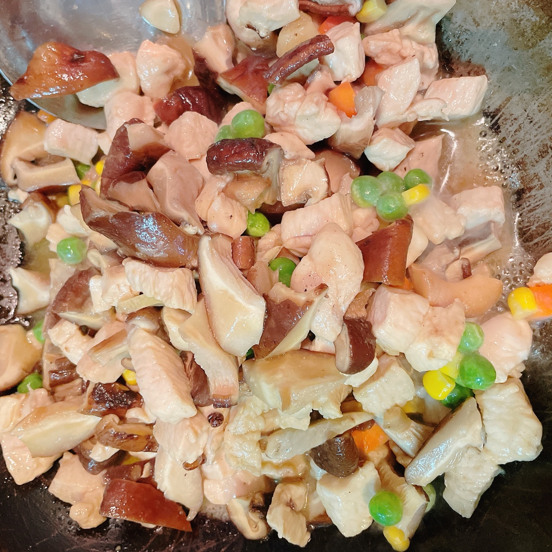 低热量高蛋白-香菇鸡肉豆腐盖浇饭-快速简单美味