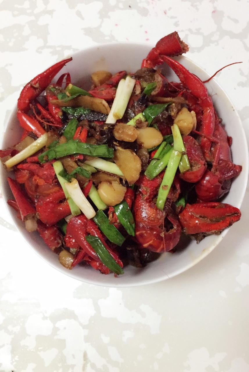 文文的吃货小天地做的周末在厨房炒小龙虾