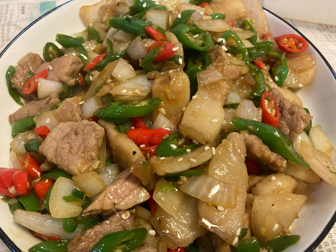 色香味俱全的洋葱炒肉