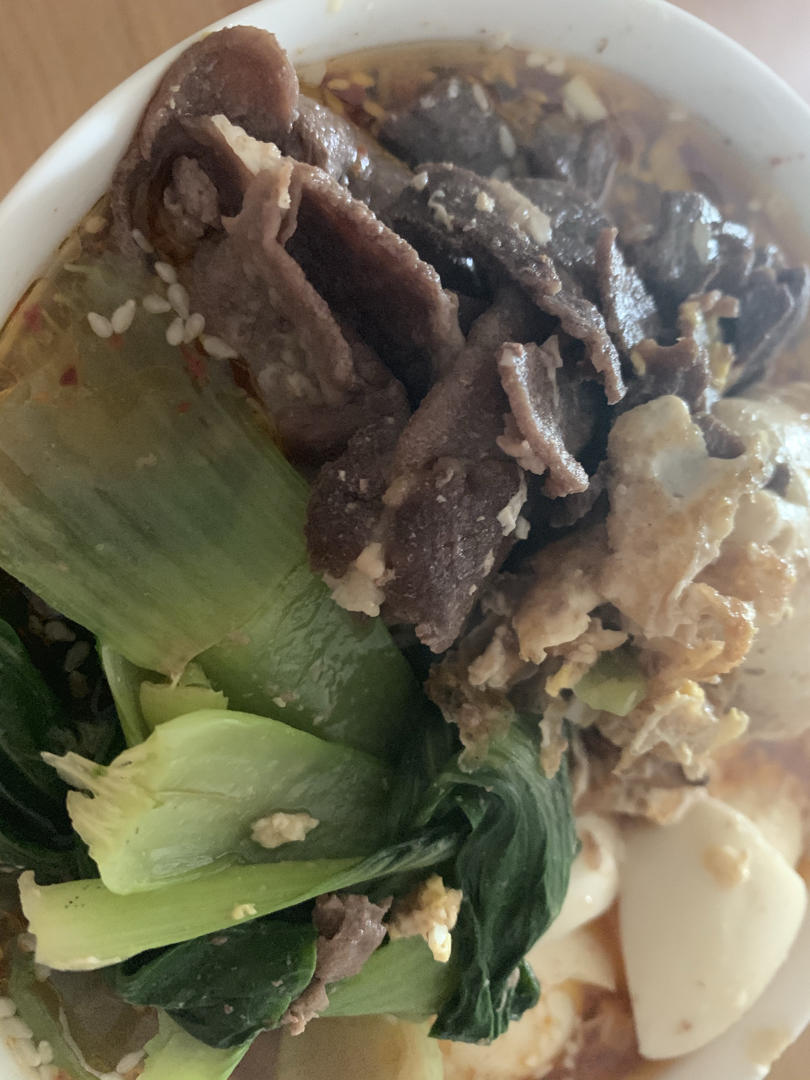 酸爽到不敢想象的浇汤肥牛面