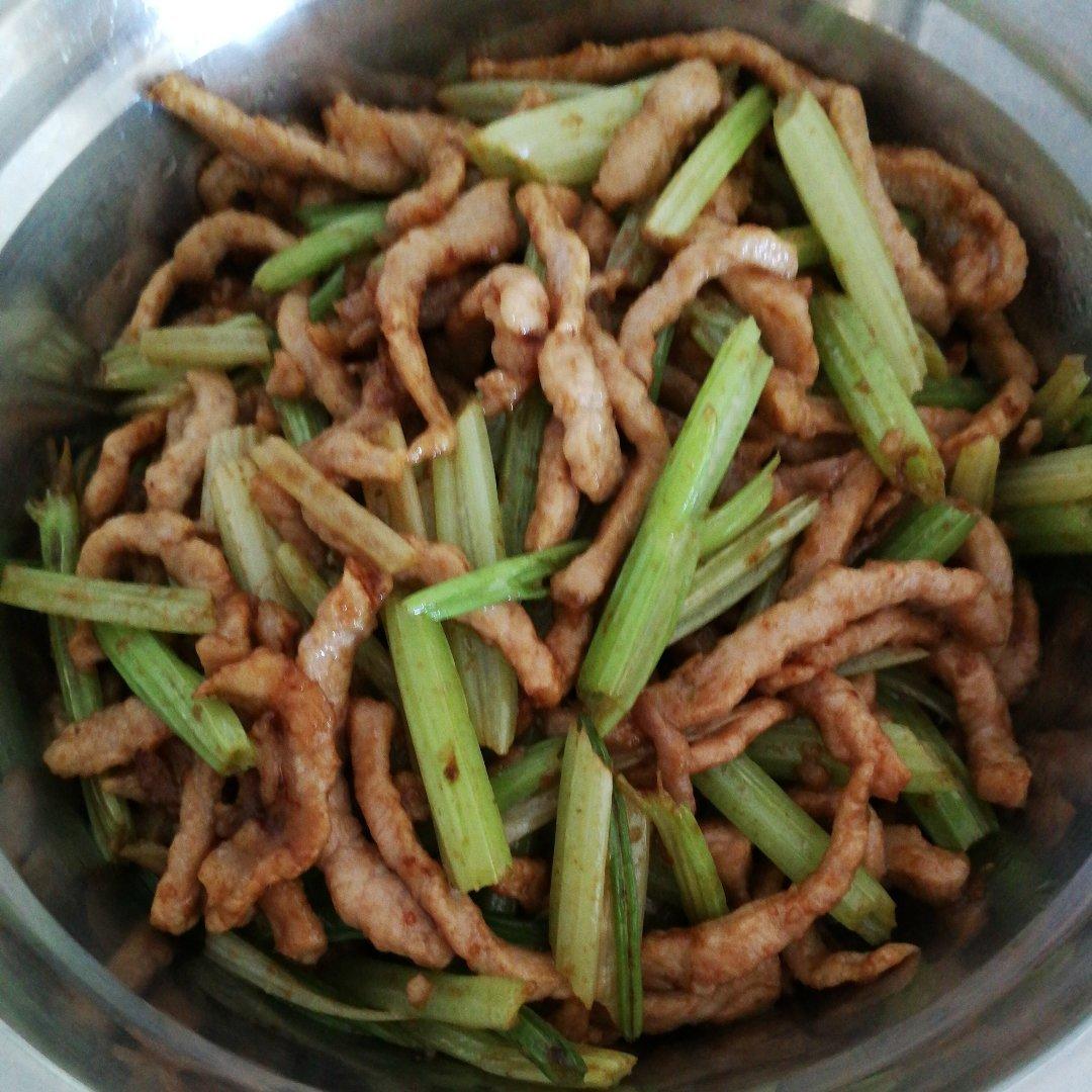 香芹炒肉丝