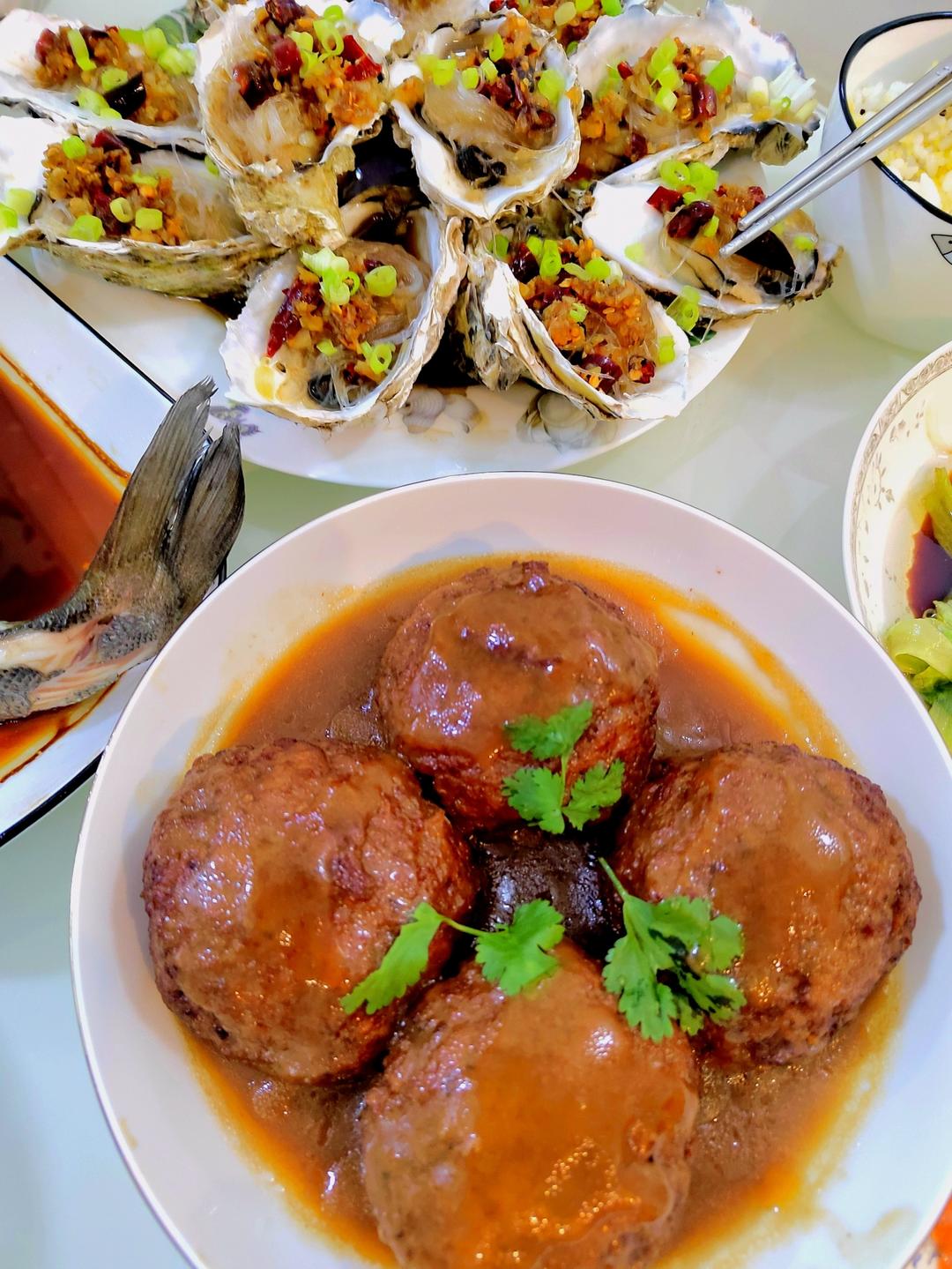 四喜丸子（红烧狮子头）