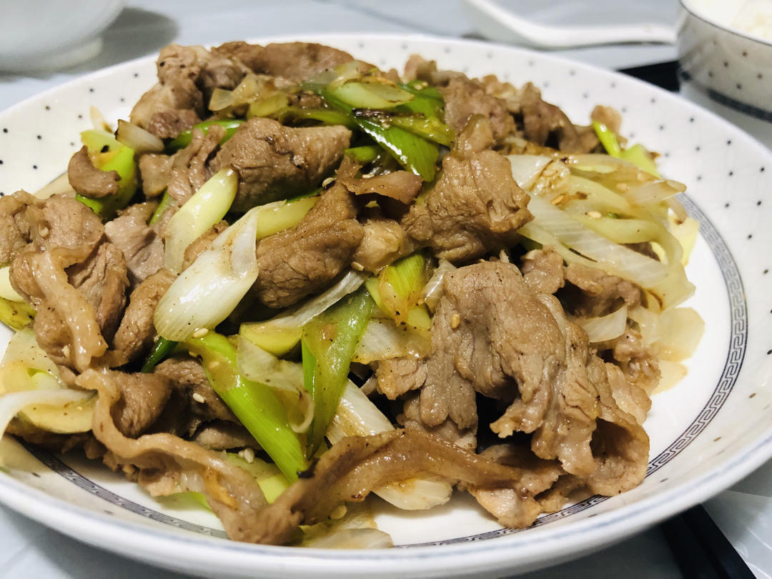 炒了20多年的葱爆羊肉