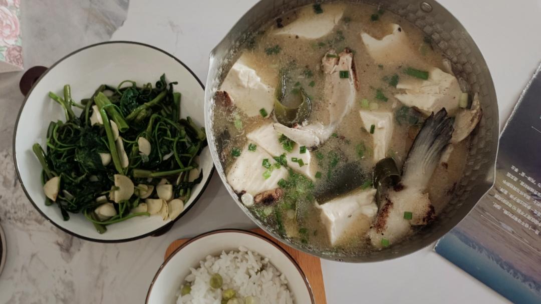 三文鱼头豆腐味噌汤