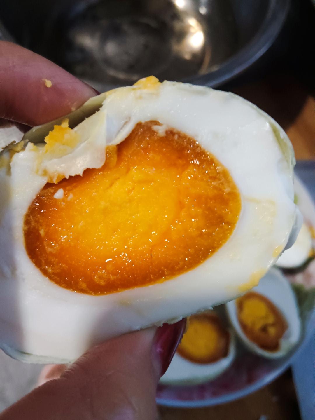 奶奶40年腌制咸鸭蛋老方子，保证100%起沙流油