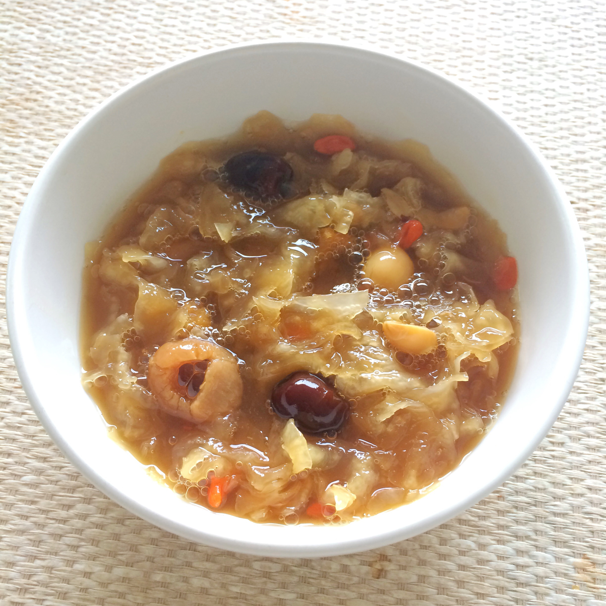 红枣银耳莲子羹