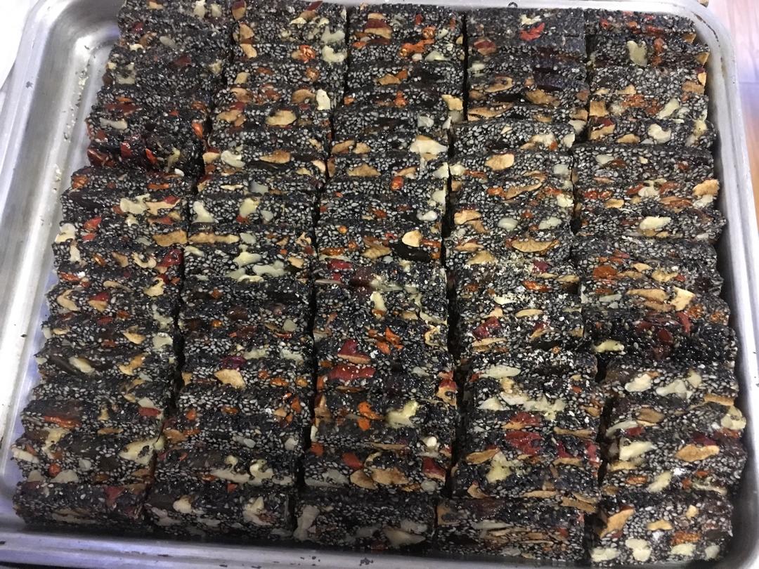 枸杞核桃花生黑芝麻片