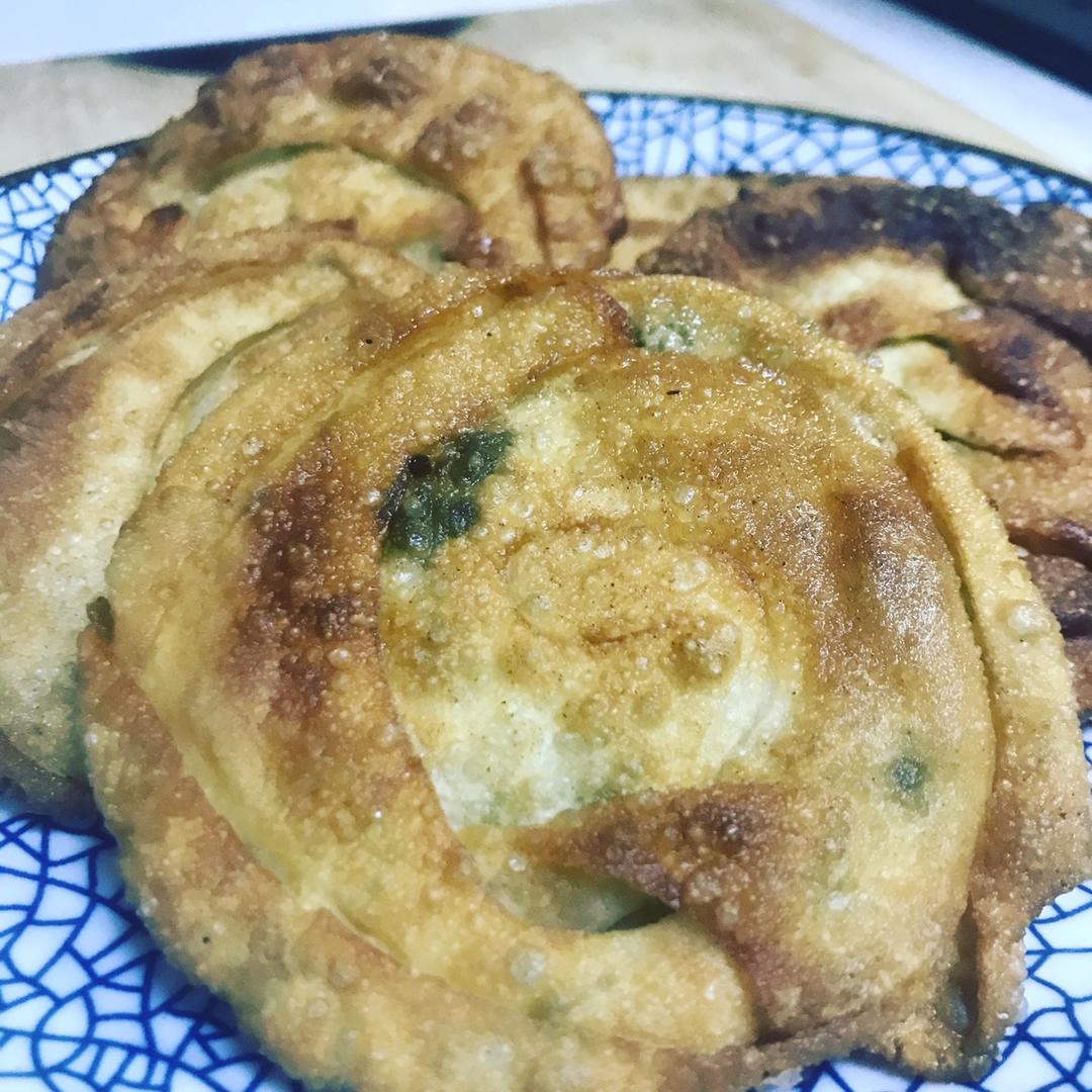 【饺子皮葱油饼】