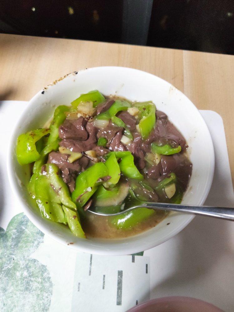青椒炒鸭血