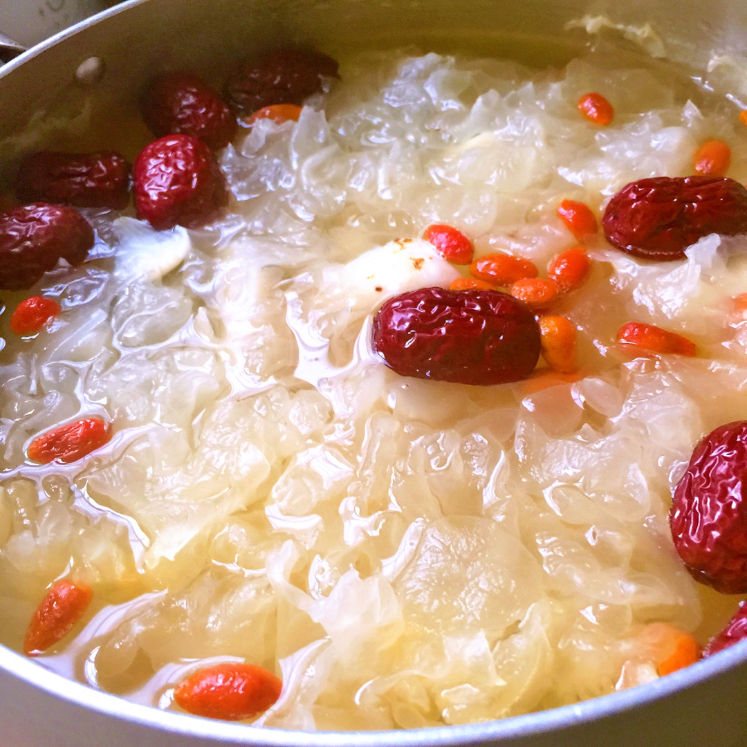 银耳百合莲子羹