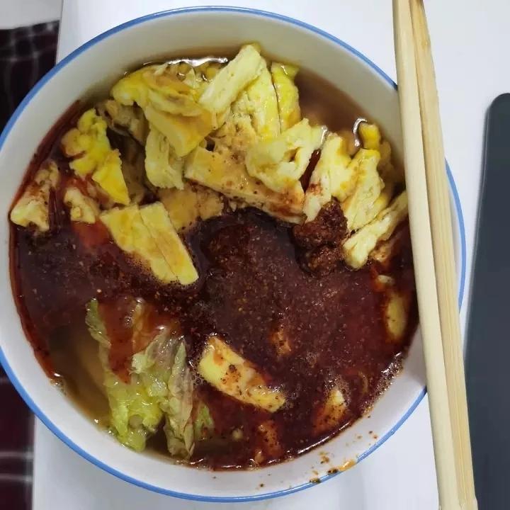 油泼辣子酸汤面