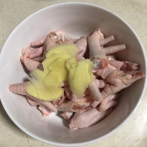 百香果柠檬鸡爪的做法 步骤1