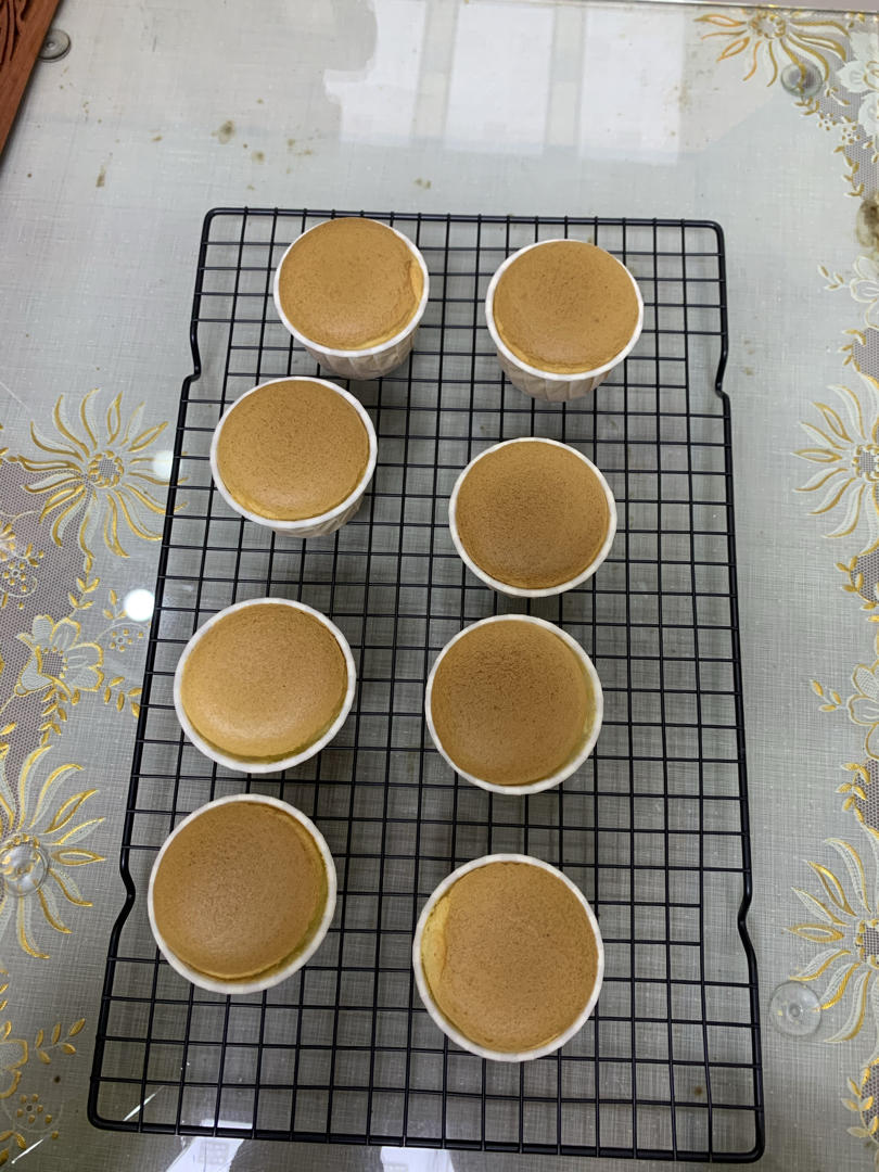 不塌不裂的纸杯戚风蛋糕