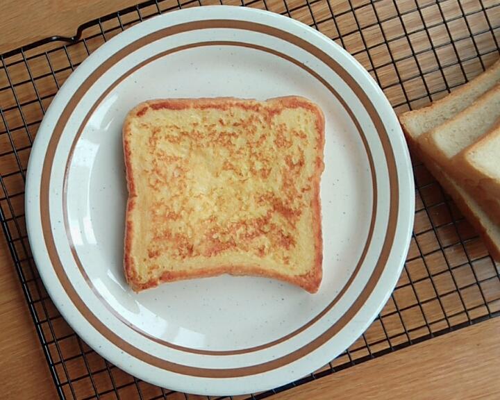 鸡蛋牛奶吐司