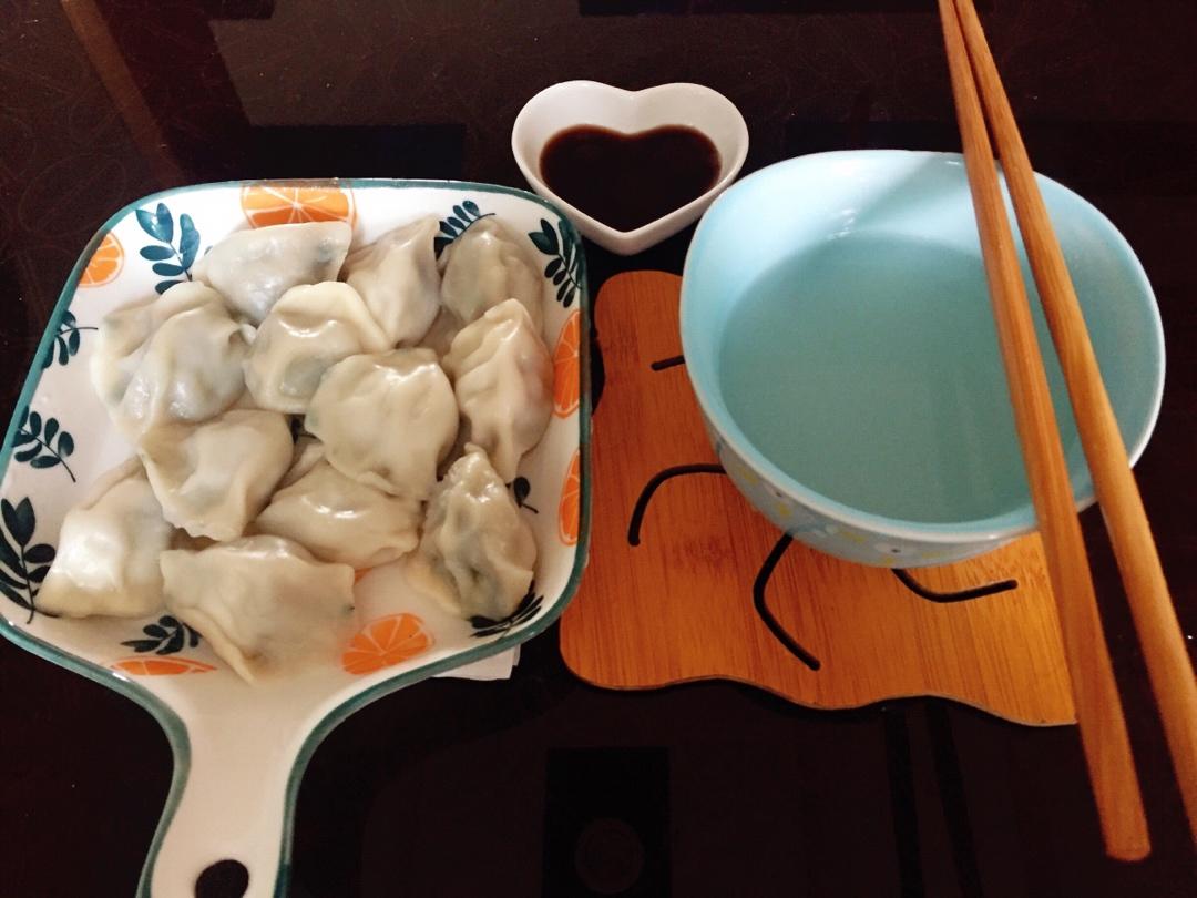 酸菜猪肉水饺(附下饺子详解参考)