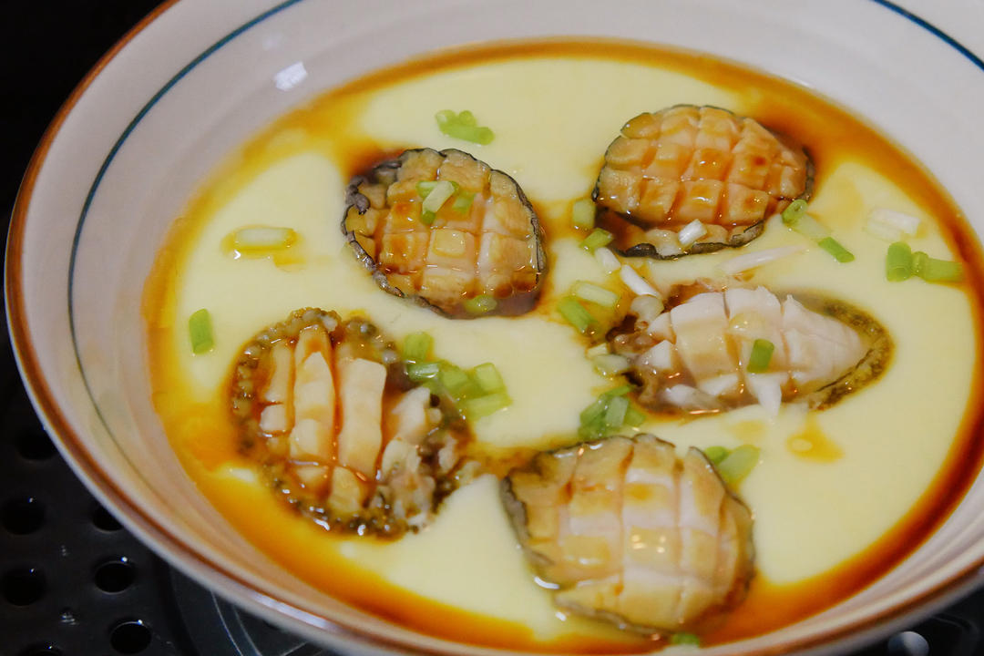 简单美味的鲍鱼蒸蛋